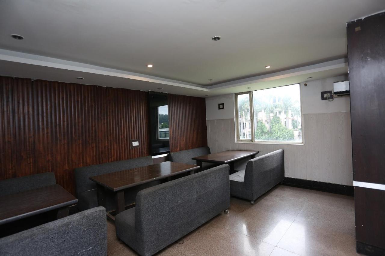 Oyo 5844 Hotel Drive Inn Raiwala Zewnętrze zdjęcie